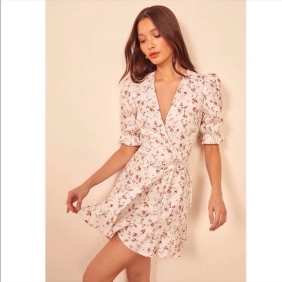 Reformation Dresses & Skirts - REFORMATION Carmelo Gabrielle Linen Floral Wrap Mini Dress